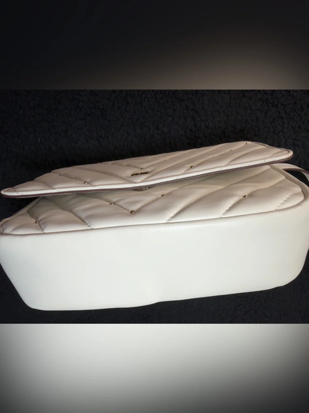 DKNY Veronica Large Shoulder Crossbody Bag White Quilted Gold Chain 02509